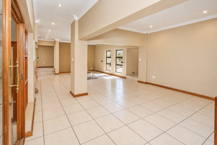 4 Bedroom Property for Sale in Kosmos Ridge North West